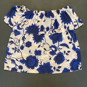 Cold shoulder top